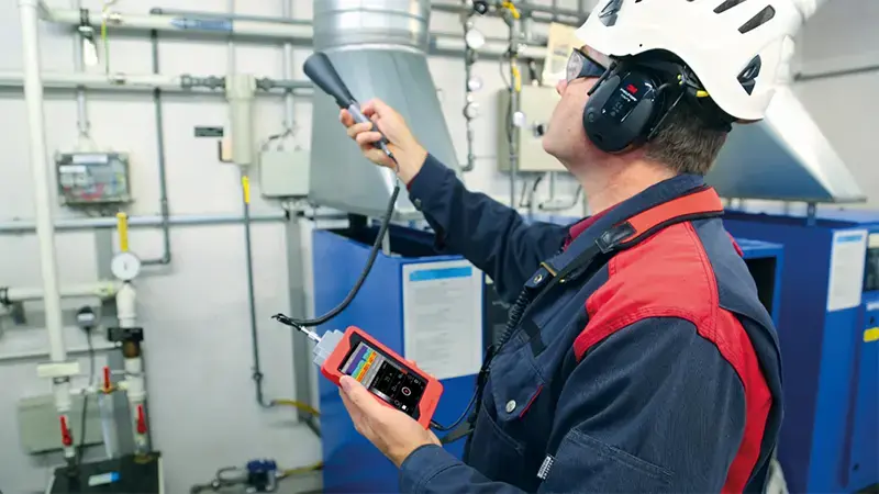 PRUFTECHNIK用SONOCHEK进行超声波泄漏检测